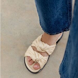 Dear Frances Tye Slide in Lait